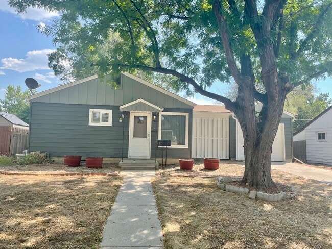 property at 4726 E Utah Pl