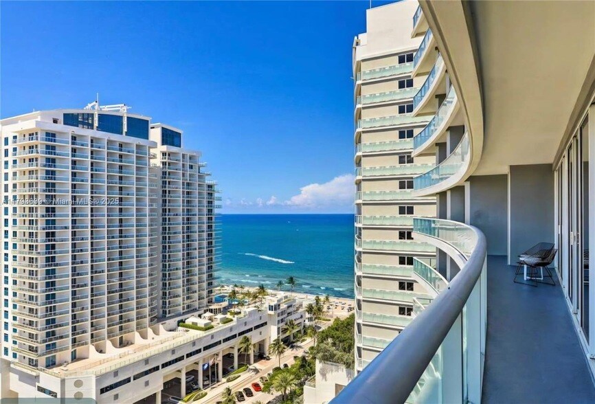 3101 Bayshore Dr, Unit 1806 in Fort Lauderdale, FL - Building Photo