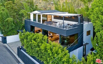 2164 Sunset Plaza Dr in Los Angeles, CA - Building Photo - Building Photo