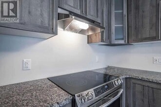 213 Sedgewood St in Kitchener, ON - Building Photo - Building Photo