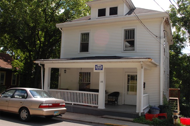 116 Grosvenor St in Athens, OH - Foto de edificio - Building Photo