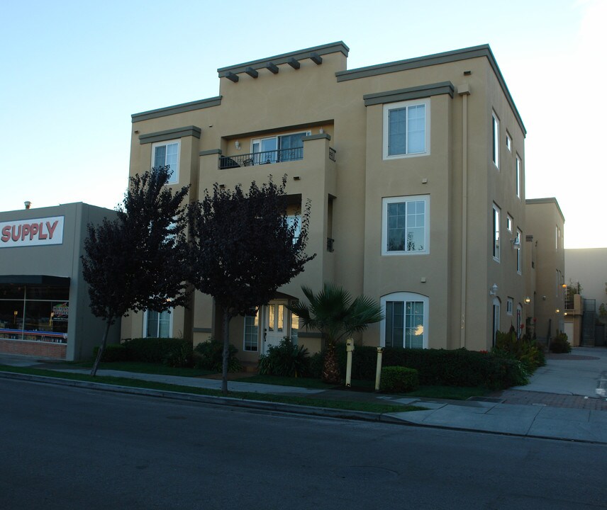 Carroll Street Villas in Sunnyvale, CA - Building Photo