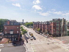 492 Massachusetts Ave, Unit 52 in Boston, MA - Foto de edificio - Building Photo