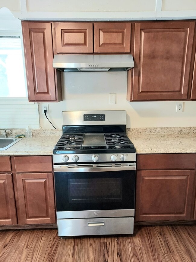 27 Harrison St, Unit #2 in Poughkeepsie, NY - Building Photo - Building Photo
