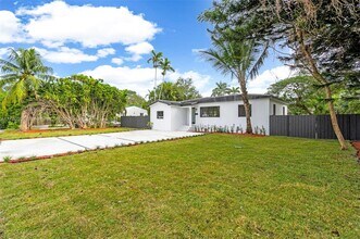 5933 SW 61st Ave in South Miami, FL - Building Photo - Building Photo