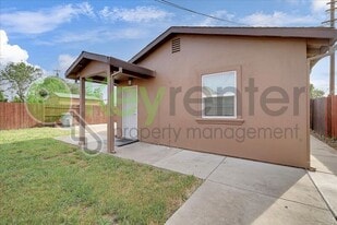 3815 Magenta Aly in Sacramento, CA - Building Photo
