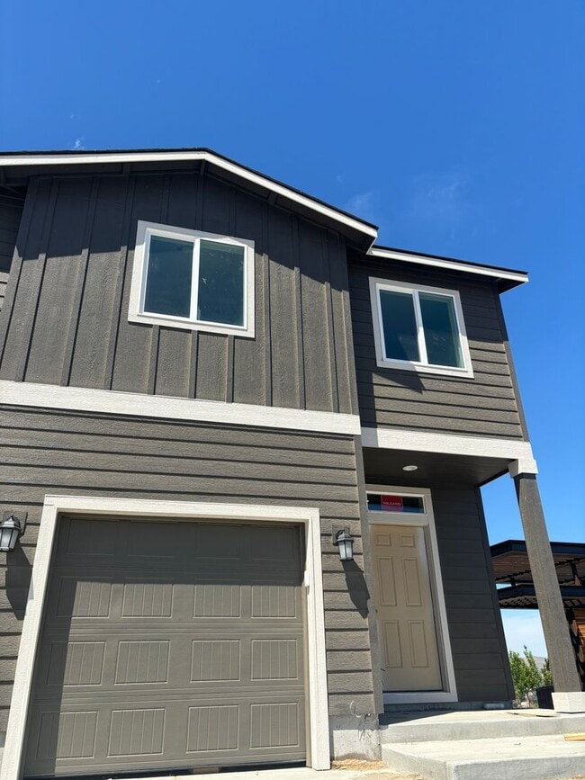 property at 3670 S Roosevelt Pl