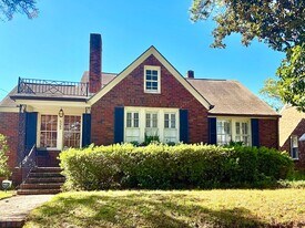 525 E 52nd St in Savannah, GA - Building Photo