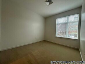 240 Sidney St in Cambridge, MA - Building Photo - Building Photo
