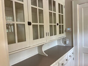 801 Hawthorne Ln in Charlotte, NC - Building Photo - Building Photo