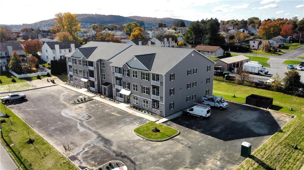430 Cambria St, Unit 305 in Freemansburg, PA - Building Photo