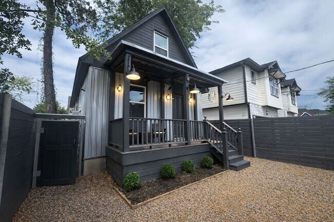 5036 Golden Forest Dr in Houston, TX - Building Photo - Building Photo