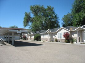 132 N Davis Ct in Nampa, ID - Building Photo