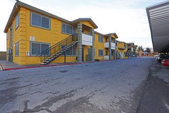 Merlayne Apartments in Henderson, NV - Building Photo - Building Photo