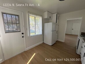 12234 N Santa Fe Ave in Lynwood, CA - Building Photo - Building Photo