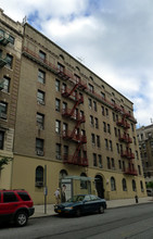 75 Fort Washington Ave in New York, NY - Building Photo - Building Photo