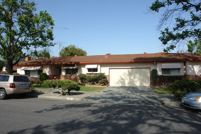 805 Desert Isle Dr in San Jose, CA - Building Photo - Building Photo