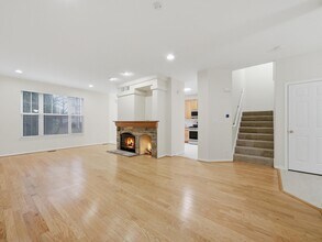 399 Pine Lake Cir in Vernon Hills, IL - Building Photo - Building Photo