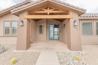 1065 Datura Dr in Alamogordo, NM - Building Photo - Building Photo