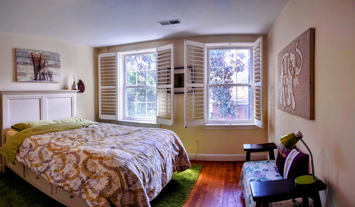 402 Commonwealth Ave, Unit 205 in Alexandria, VA - Foto de edificio