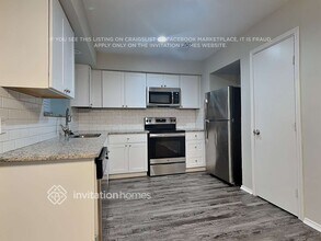 717 Lynne Ln in Burleson, TX - Foto de edificio - Building Photo