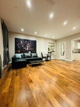 65 E 54th St in New York, NY - Building Photo - Building Photo