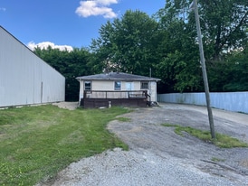 1218 McCullough Pike in Clarksville, IN - Building Photo