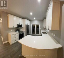 44 Redwood Dr in Belleville, ON - Building Photo - Building Photo