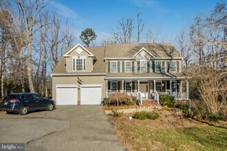7420 Mayflower Ct in Saint Leonard, MD - Building Photo - Building Photo