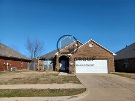 705 Crownpoint Ln in Arlington, TX - Building Photo