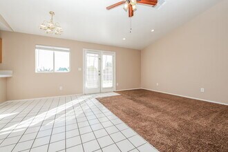 5426 Silent Path Way in North Las Vegas, NV - Building Photo - Building Photo