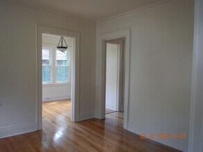 210 Clarke St in Syracuse, NY - Building Photo - Building Photo