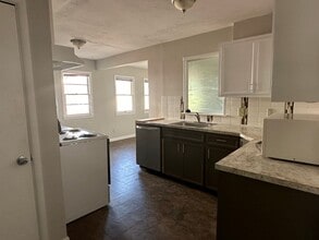 500 Alexander Dr in Haysville, KS - Building Photo - Building Photo