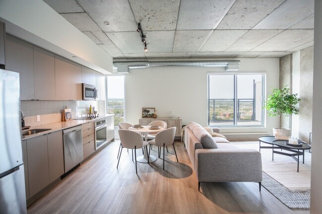 Jade Apartments in Ottawa, ON - Foto de edificio - Building Photo