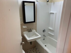 41 Symphony Rd, Unit 28 in Boston, MA - Foto de edificio - Building Photo