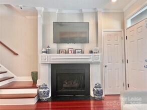 833 W 4th St in Charlotte, NC - Foto de edificio - Building Photo