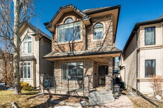 204-226 26 Ave NW in Calgary, AB - Building Photo - Building Photo