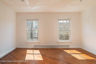 430 Warren St in Hudson, NY - Building Photo - Building Photo