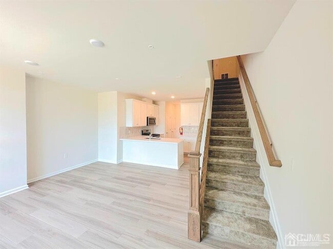 10 Sternadori Rd in Branchburg, NJ - Building Photo - Building Photo