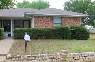 1104 Curtis Dr in Weatherford, TX - Building Photo
