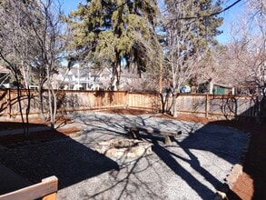 715 NW Ogden Ave in Bend, OR - Building Photo - Building Photo