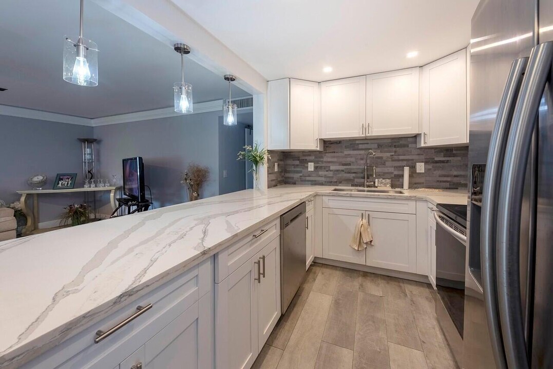 922 Flanders Dr in Delray Beach, FL - Foto de edificio