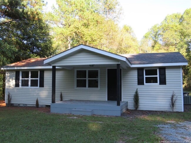 1613 Halsey Loop in Hope Mills, NC - Building Photo - Building Photo