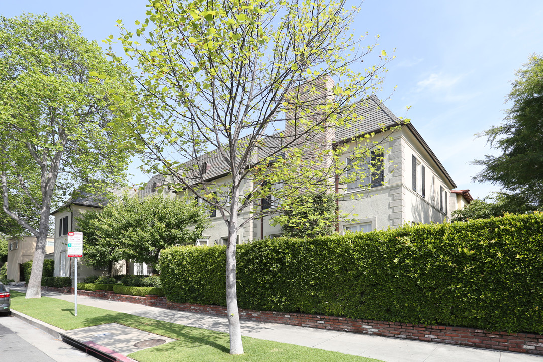 157 S Crescent Dr in Beverly Hills, CA - Building Photo