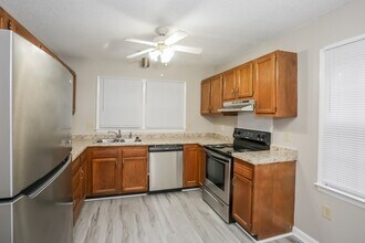 7228 Walterboro Rd in Charlotte, NC - Foto de edificio - Building Photo