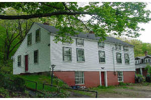 13 Chapel St in Ashburnham, MA - Foto de edificio