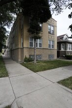 3000 N Kostner Ave in Chicago, IL - Building Photo - Building Photo