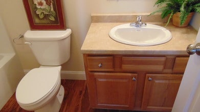 Sanford Pointe in Sanford, ME - Building Photo - Building Photo