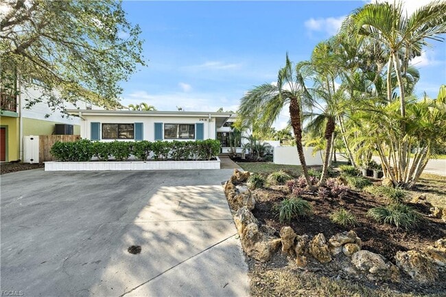 property at 2918 Poplar St