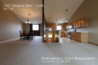 7407 Granite Way in Mount Pleasant, WI - Building Photo - Building Photo